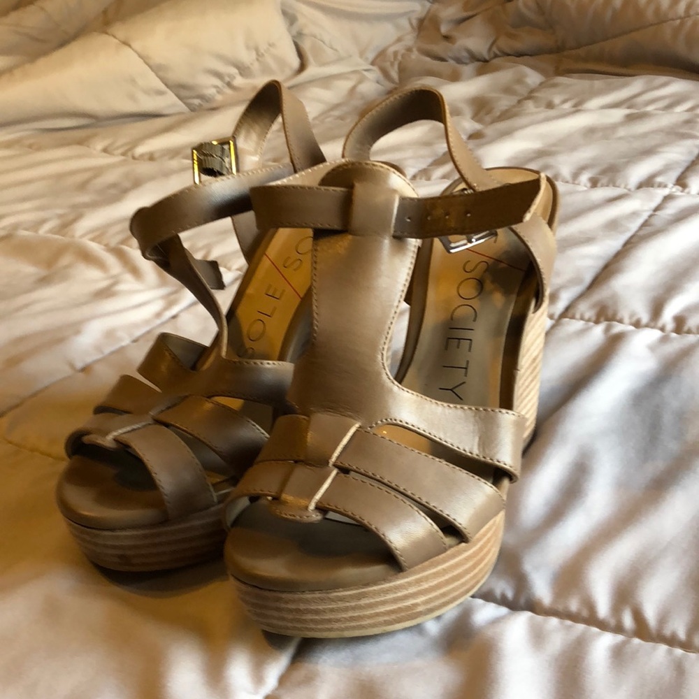 Sole society tan wedge sandals